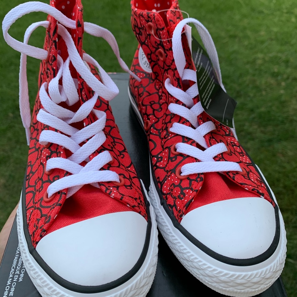 ConverseXHello Kitty Chuck Taylor All Star sneaker